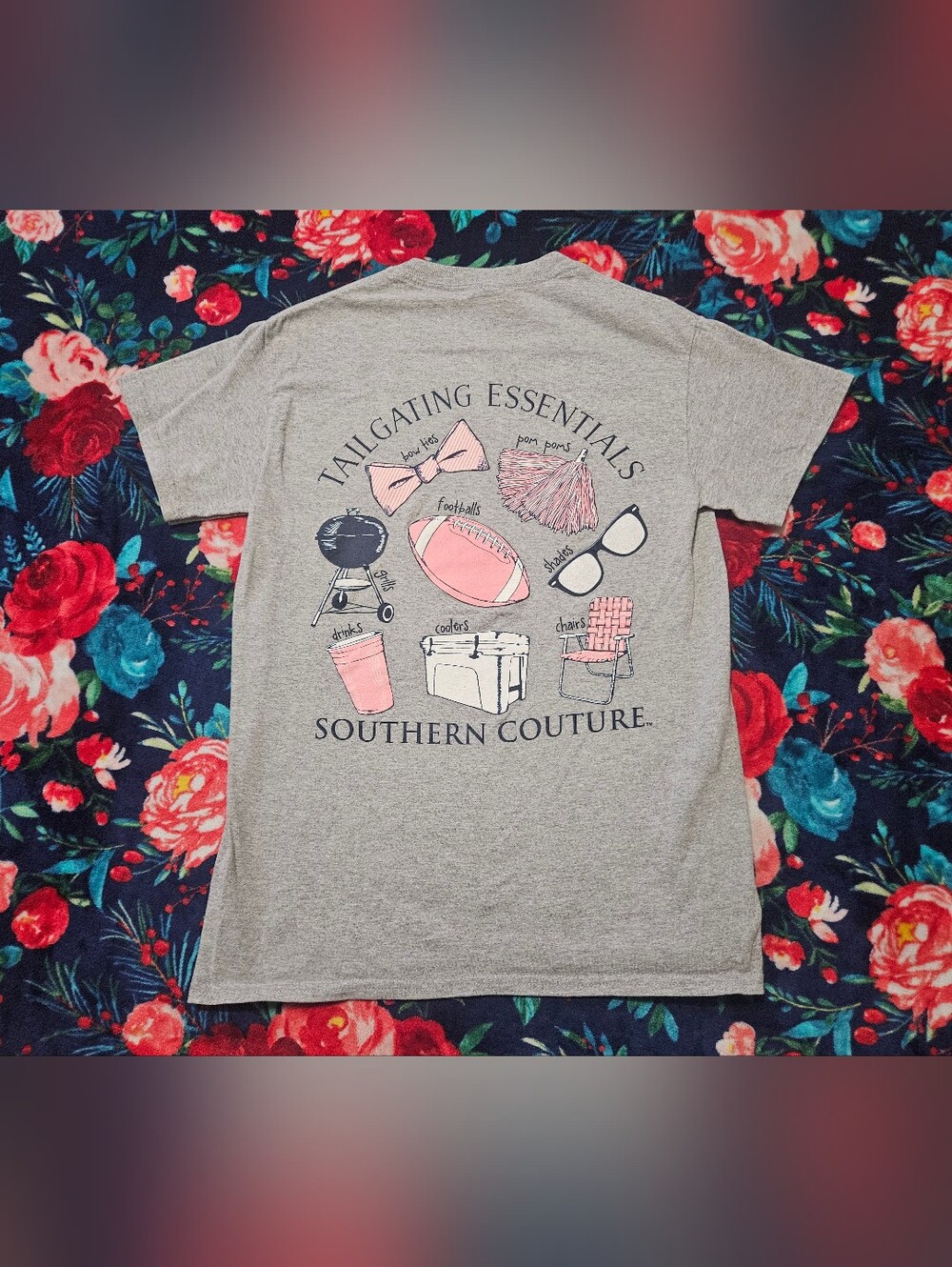 Womens Small Gildan Ultra Cotton Southern Couture Tailgating Essentials Tshirt